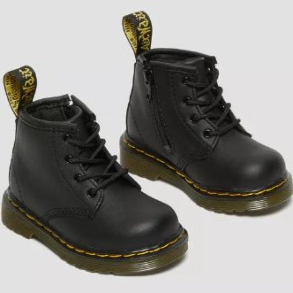 Dr. Doc Marten's Brooklee Black Kids Size 5 US